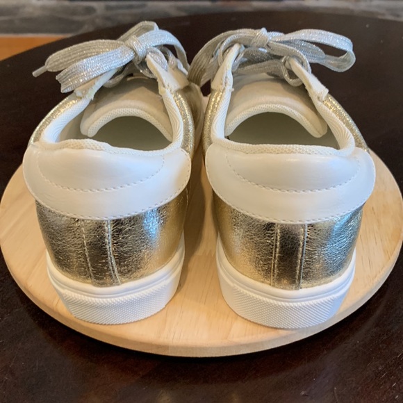 Designer inspired gold/silver star sneaker - Picture 4 of 8